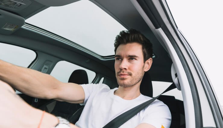 Confident student driver during Montreal driving lesson — Phases 2, 3 and 4.