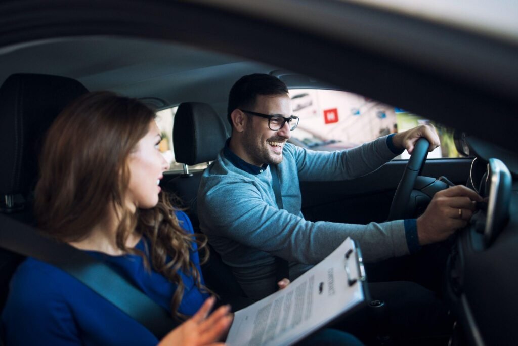 Driving School in Dollard-des-Ormeaux students preparing for SAAQ road test.